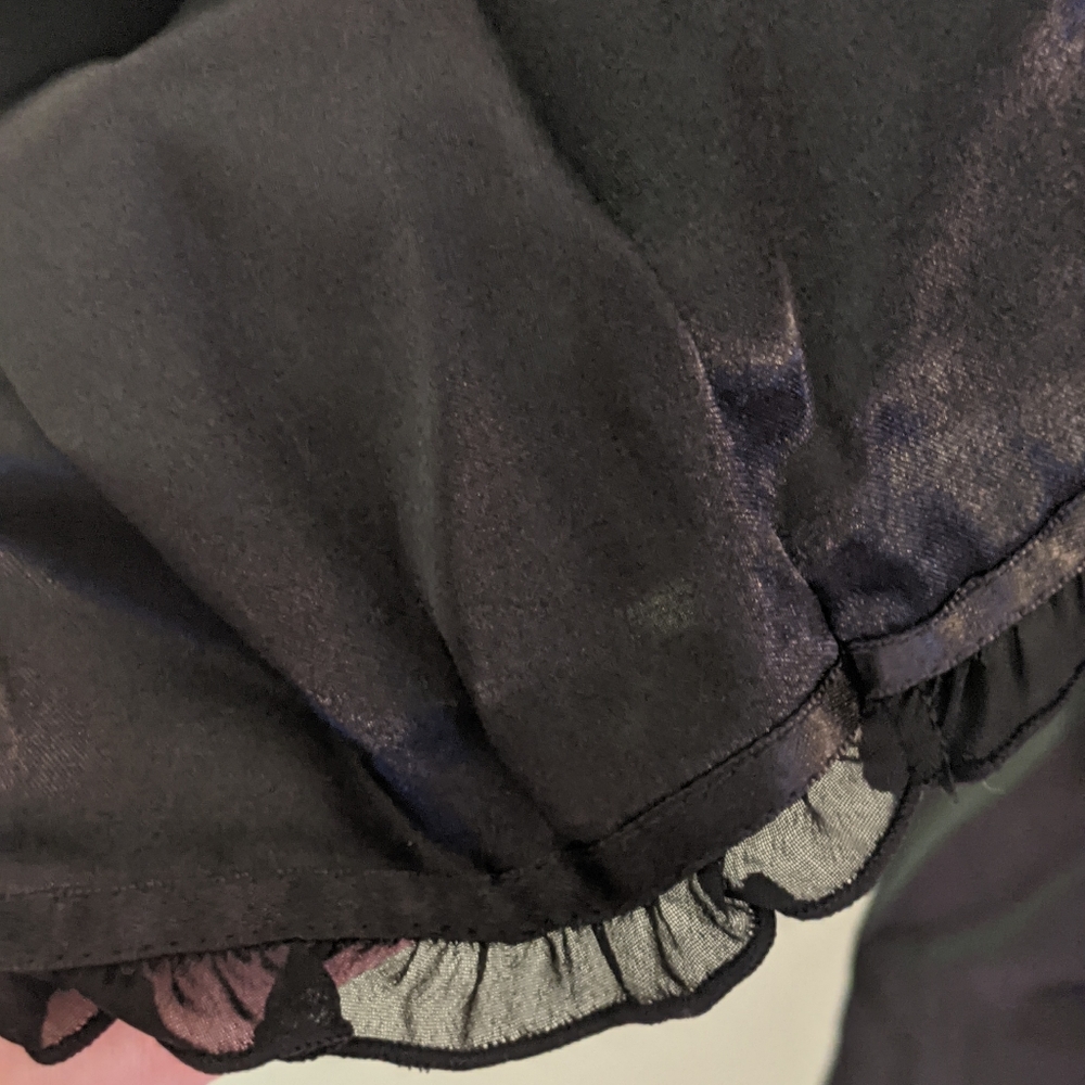 🌟NWT🌟 - Black Robe - Medium - Picture 5 of 6